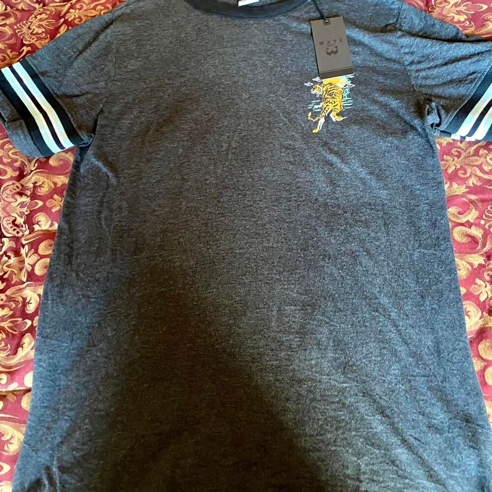 Wxy Men's Grey T-shirt